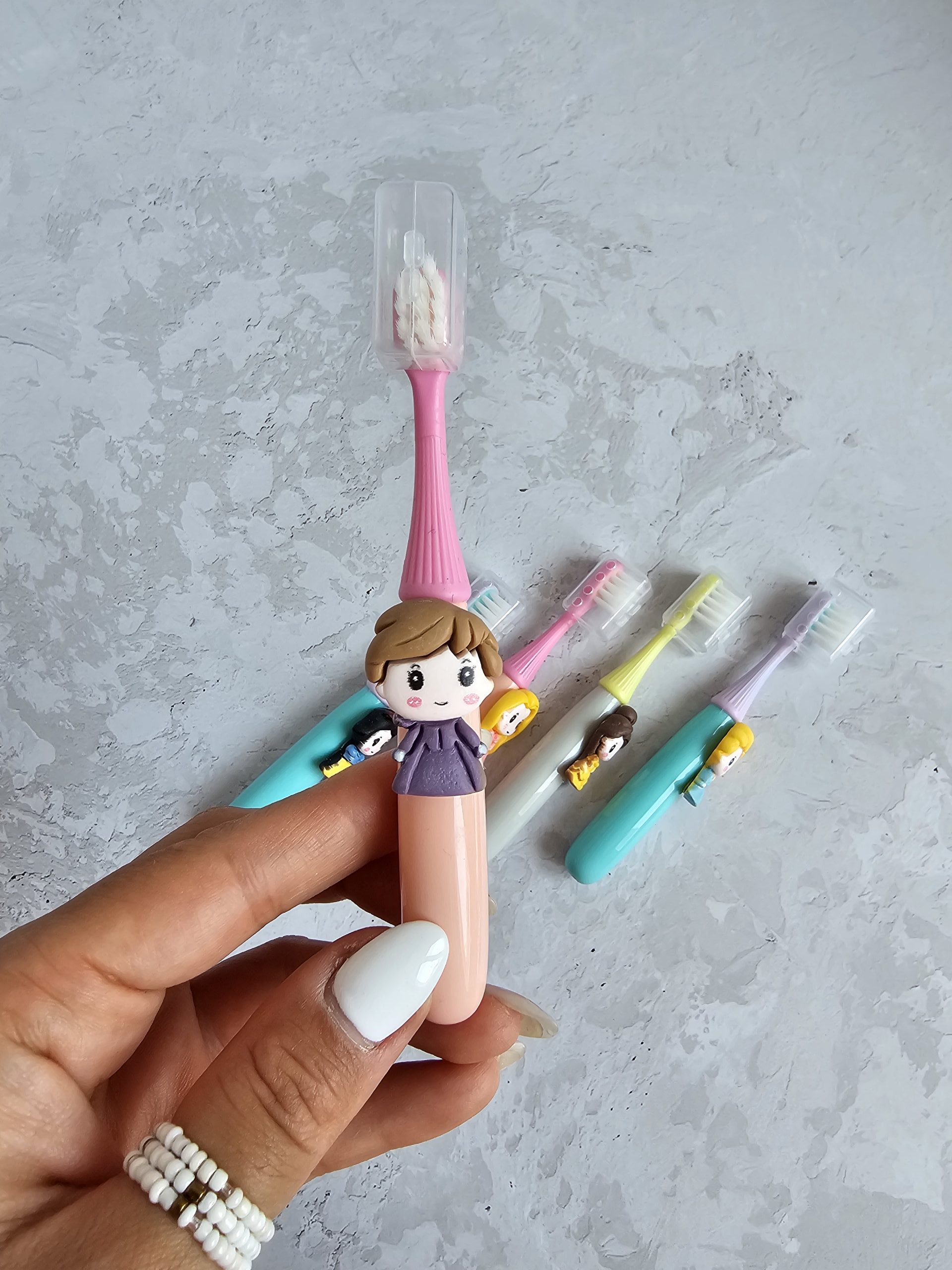 مسواک شکلی کودک M.A.I