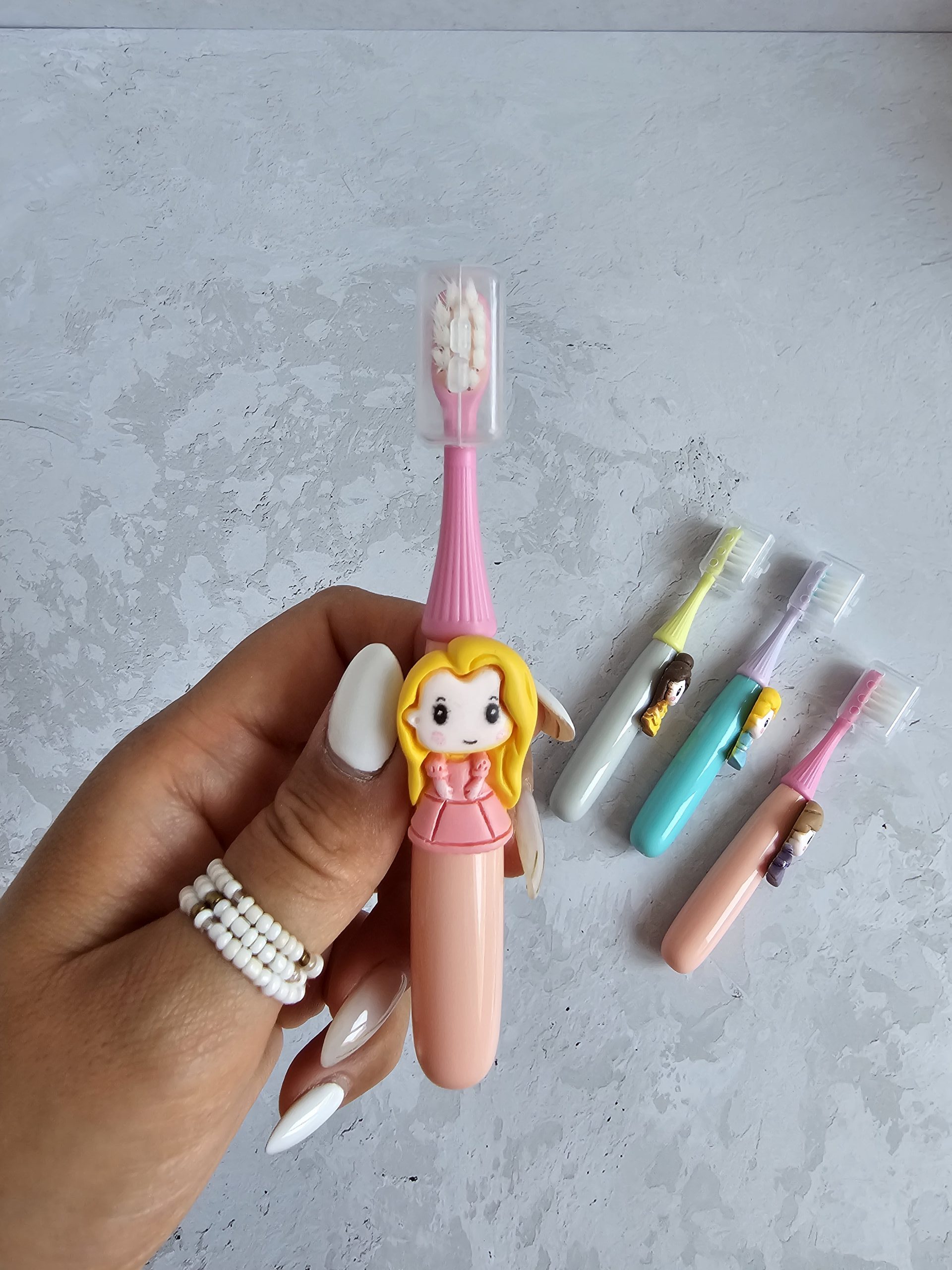 مسواک شکلی کودک M.A.I