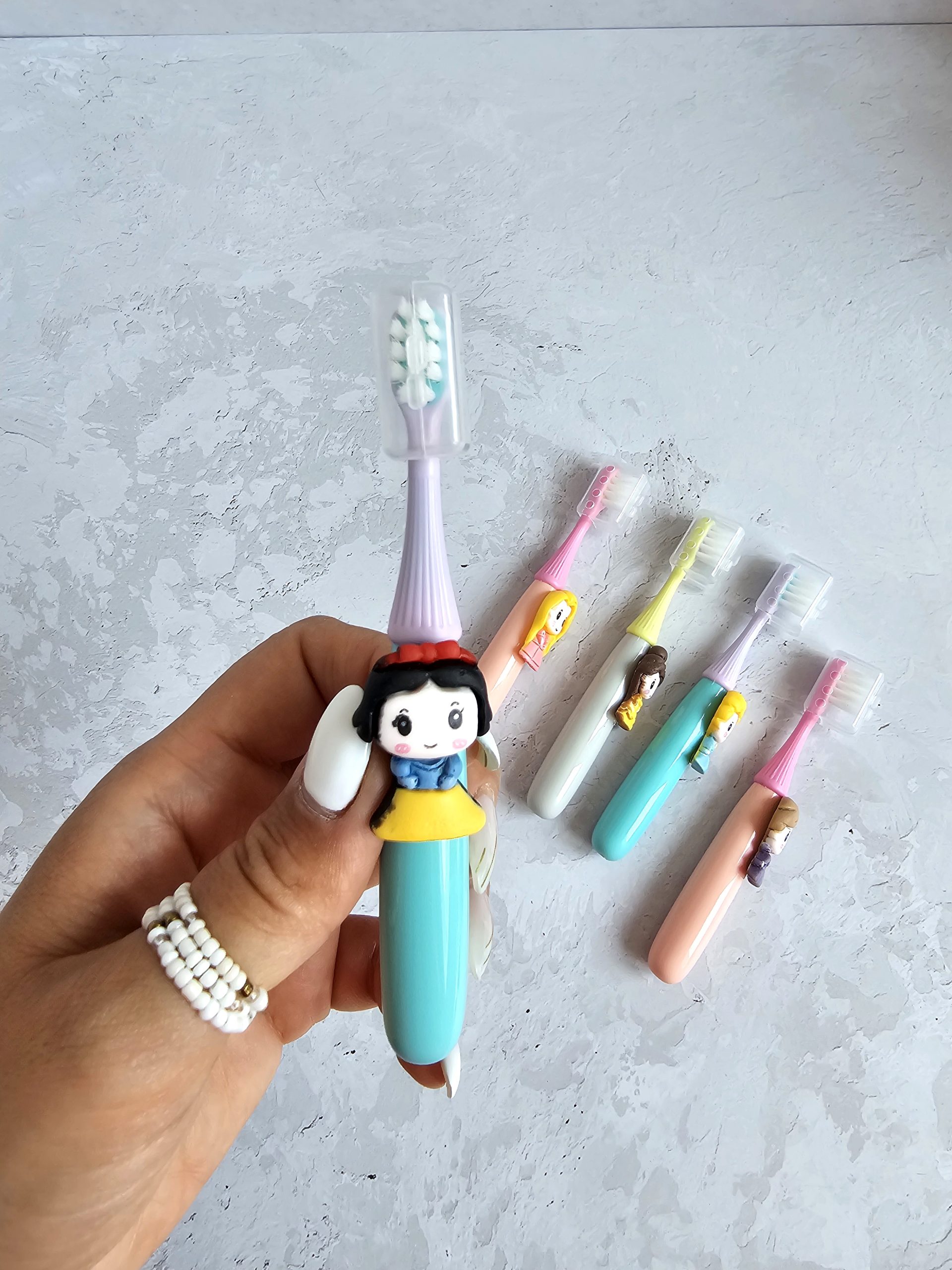 مسواک شکلی کودک M.A.I