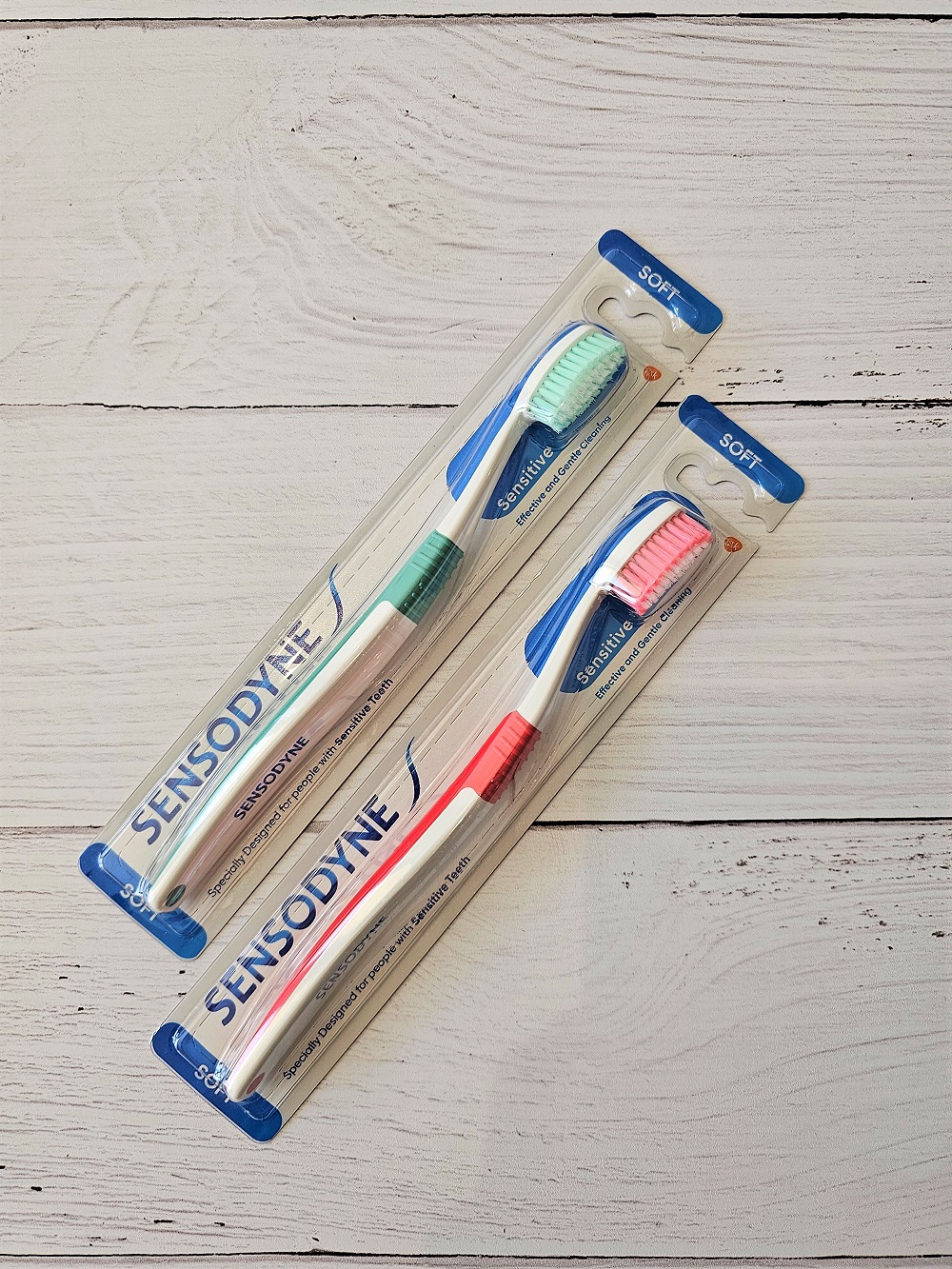 مسواک سنسوداین Sensodyne Sensitive Soft