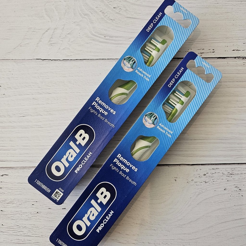 مسواک اورال بی Pro-Clean Deep Clean (مدیوم)